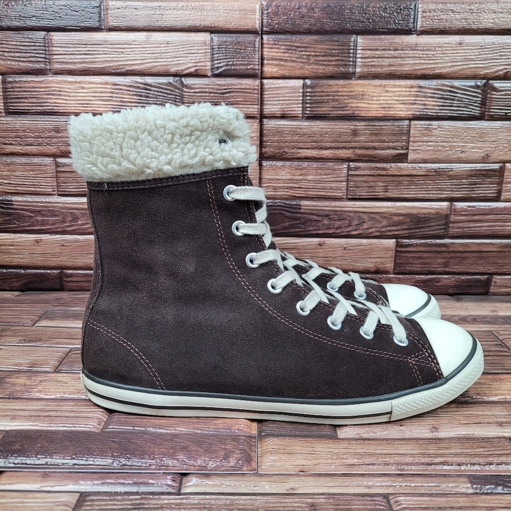 Converse Dainty Suede High-Top Chuck Taylor All-Star Sneakers Size 9
